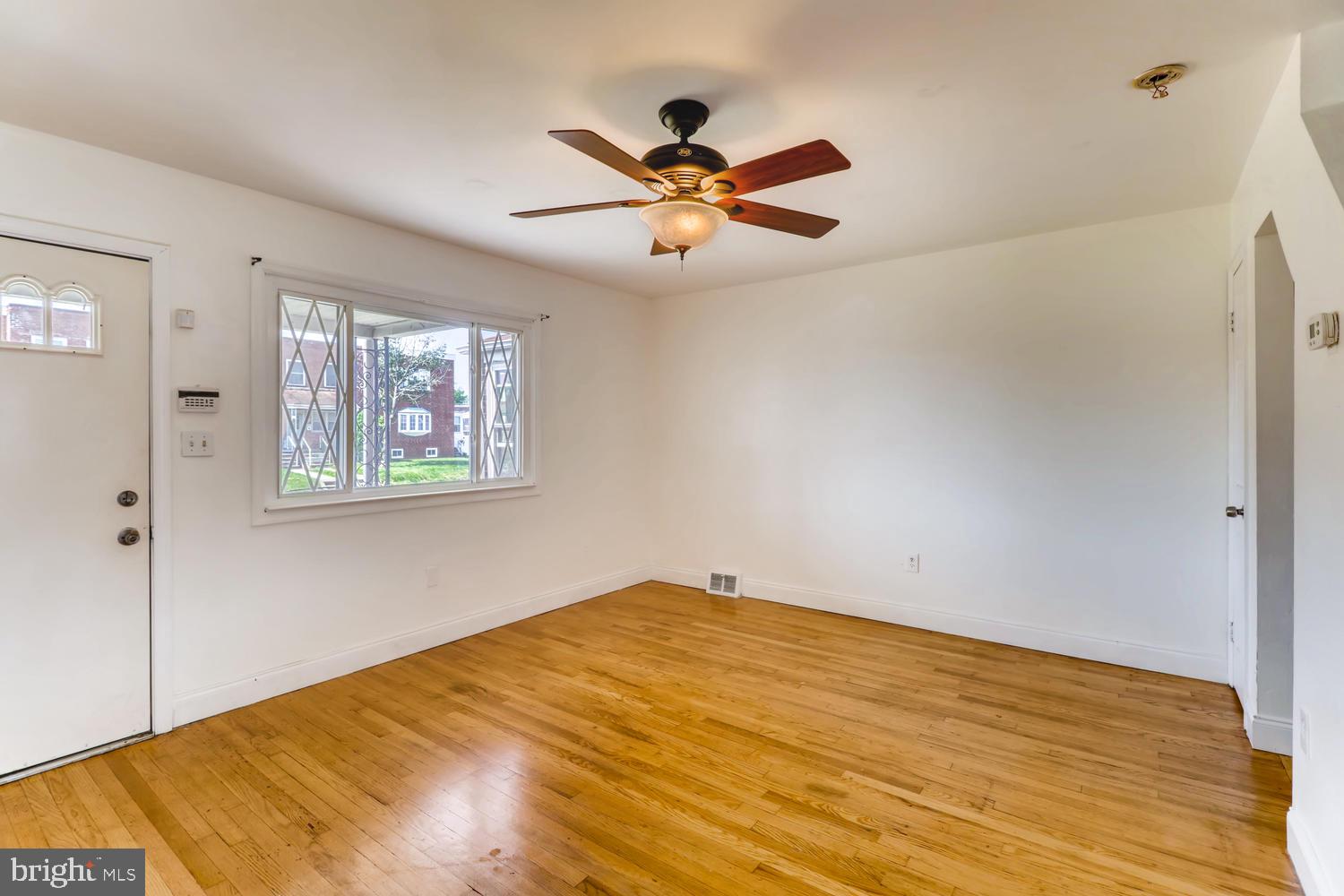 8064 Gray Haven Road Dundalk, MD 21222 - Photo 9 of 27 Living Room