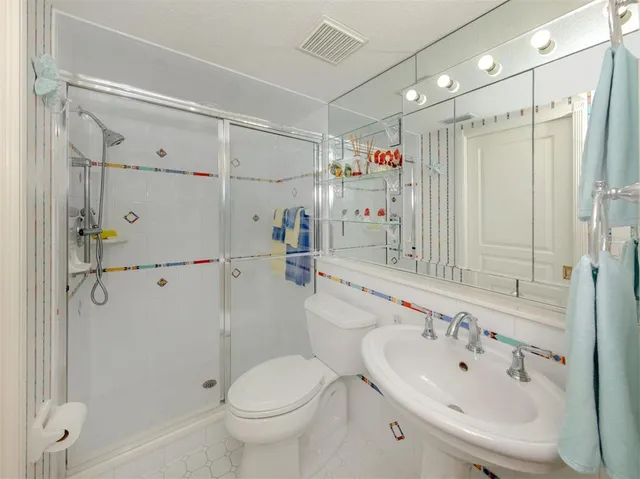 $685,000 | 1400 Beach Road, Unit 3, Englewood, FL 34223