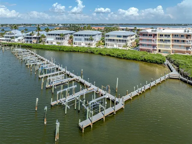 $685,000 | 1400 Beach Road, Unit 3, Englewood, FL 34223