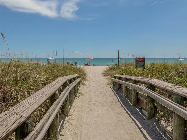 $685,000 | 1400 Beach Road, Unit 3, Englewood, FL 34223