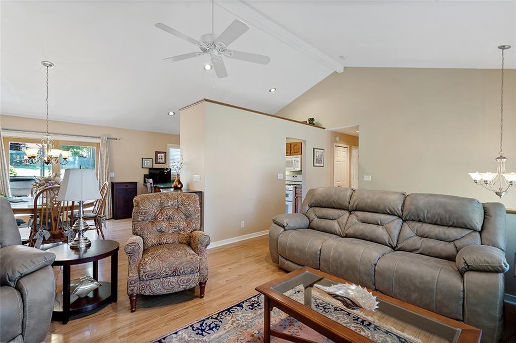 317 Clements Road Pittsburgh, PA 15239 - Photo 5 of 25
