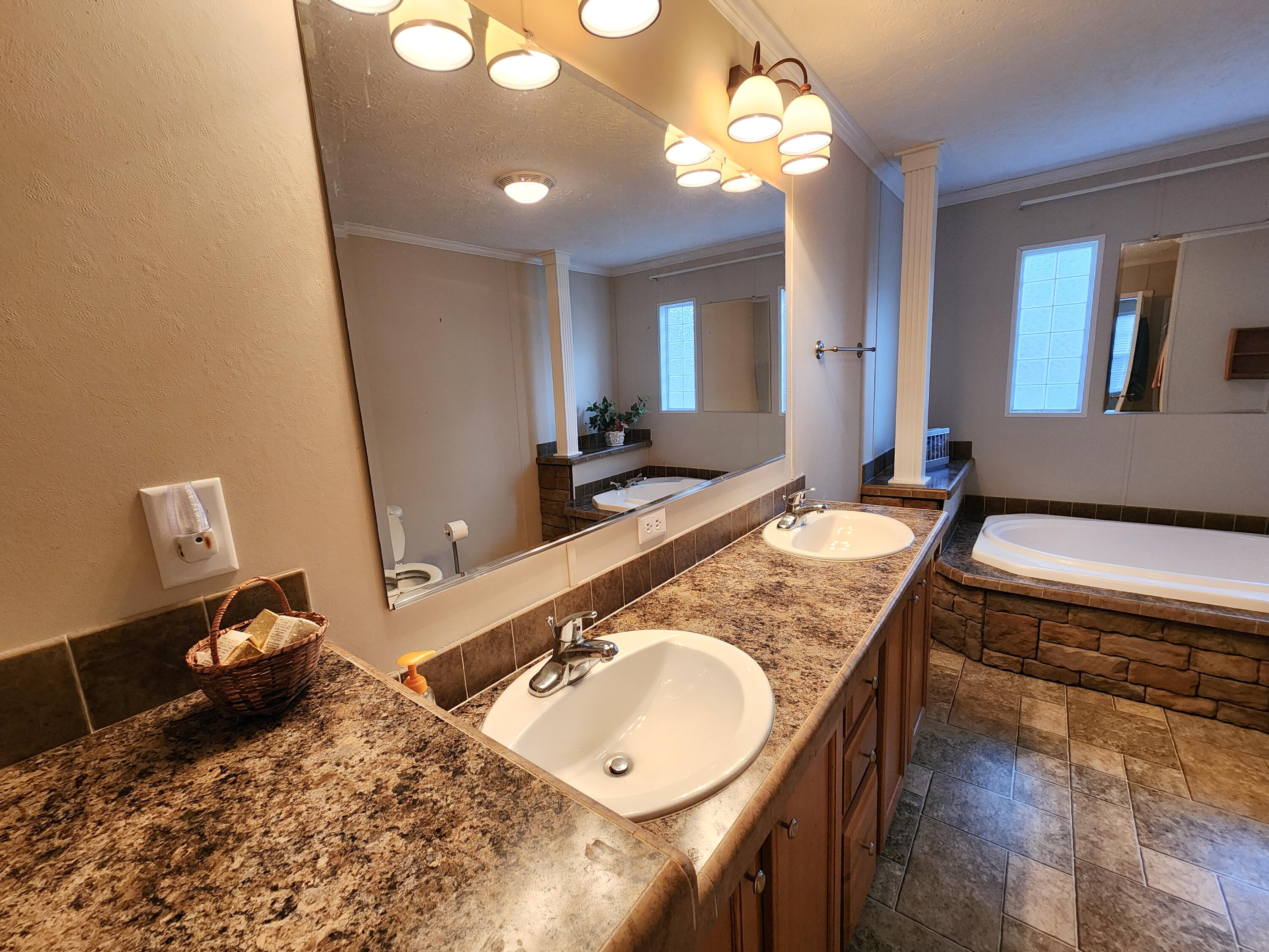 1015 Bolars Draft Road Warm Springs, VA 24484 - Photo 41 of 54 20240330_184635