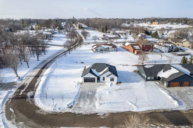 $419,900 | 1503 Opperman Bay Court, Fergus Falls, MN 56537