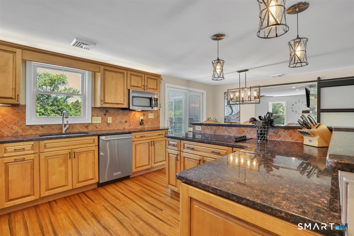 58 School House Road Wallingford, CT 06492 - Photo 14 of 35