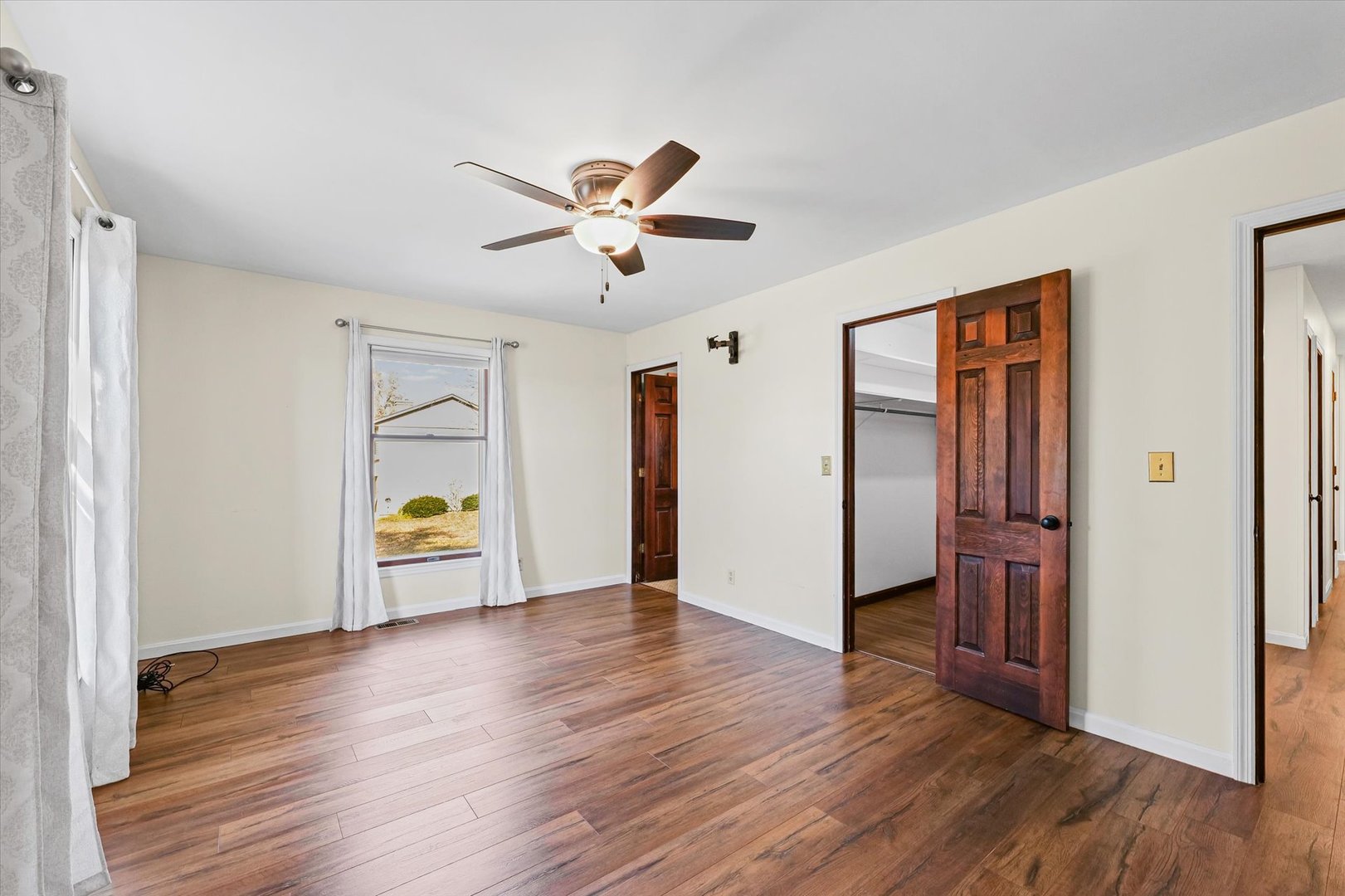 1000 East Kratz Road Monticello, IL 61856 - Photo 26 of 52 a view of an empty room and window
