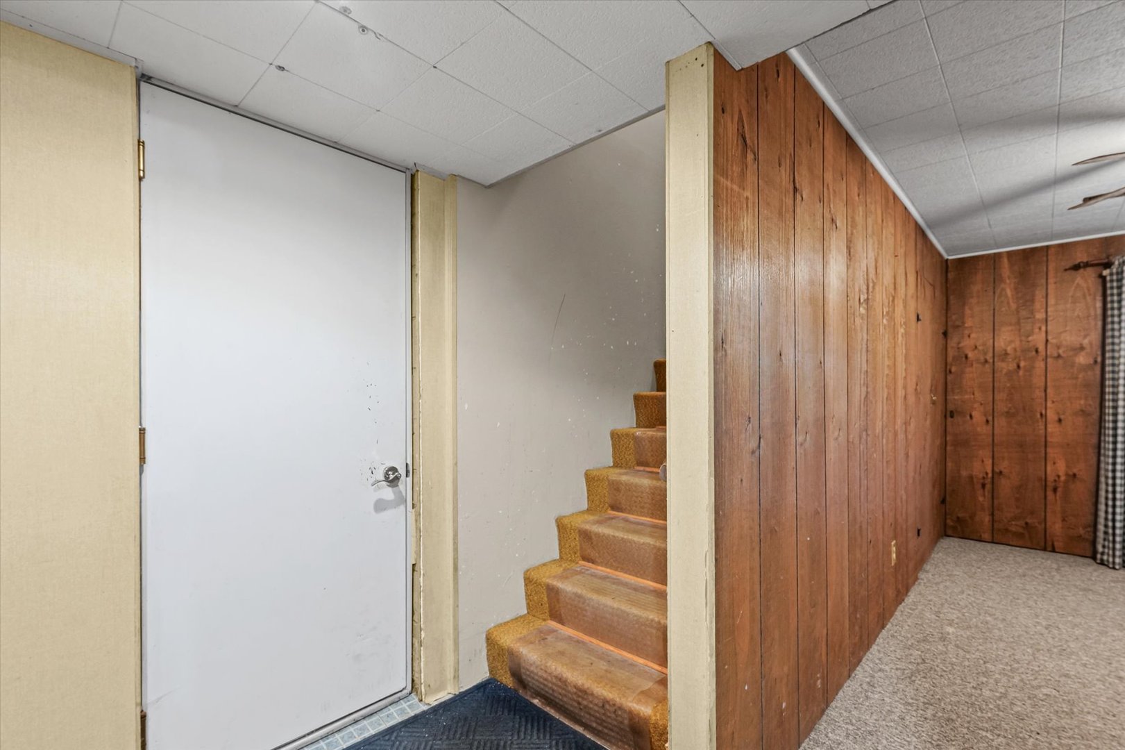 1000 East Kratz Road Monticello, IL 61856 - Photo 31 of 52 a view of an entryway with staircase