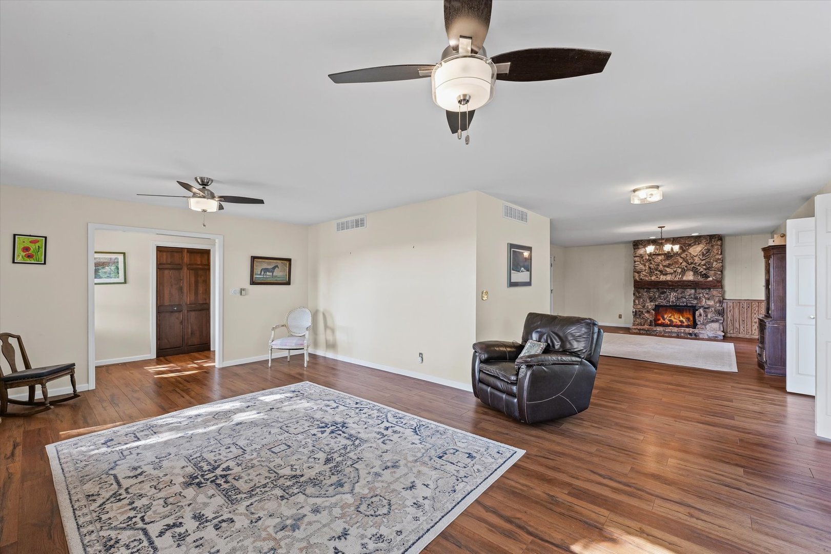 1000 East Kratz Road Monticello, IL 61856 - Photo 9 of 52 a living room with furniture rug and window