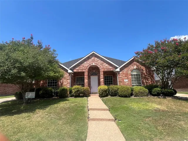$410,000 | 201 Sherwood Drive, Murphy, TX 75094