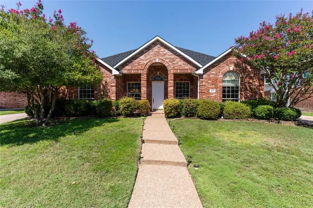 $410,000 | 201 Sherwood Drive, Murphy, TX 75094