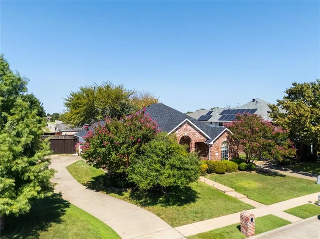 $410,000 | 201 Sherwood Drive, Murphy, TX 75094