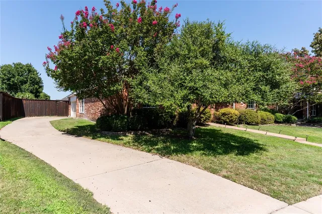 $410,000 | 201 Sherwood Drive, Murphy, TX 75094
