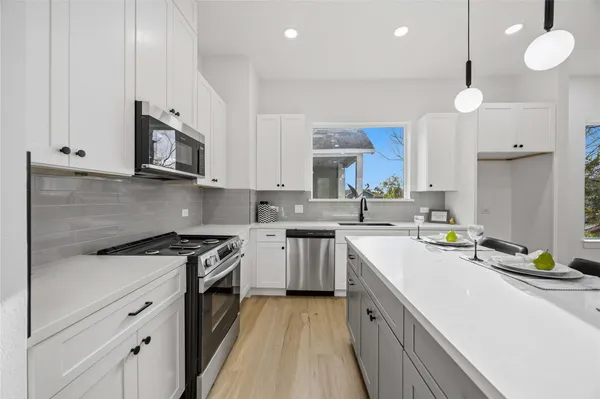 $389,900 | 2014 Yates Street, Houston, TX 77020