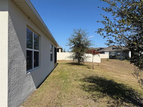 $2,200 | 1792 Henin Circle, Tavares, FL 32778