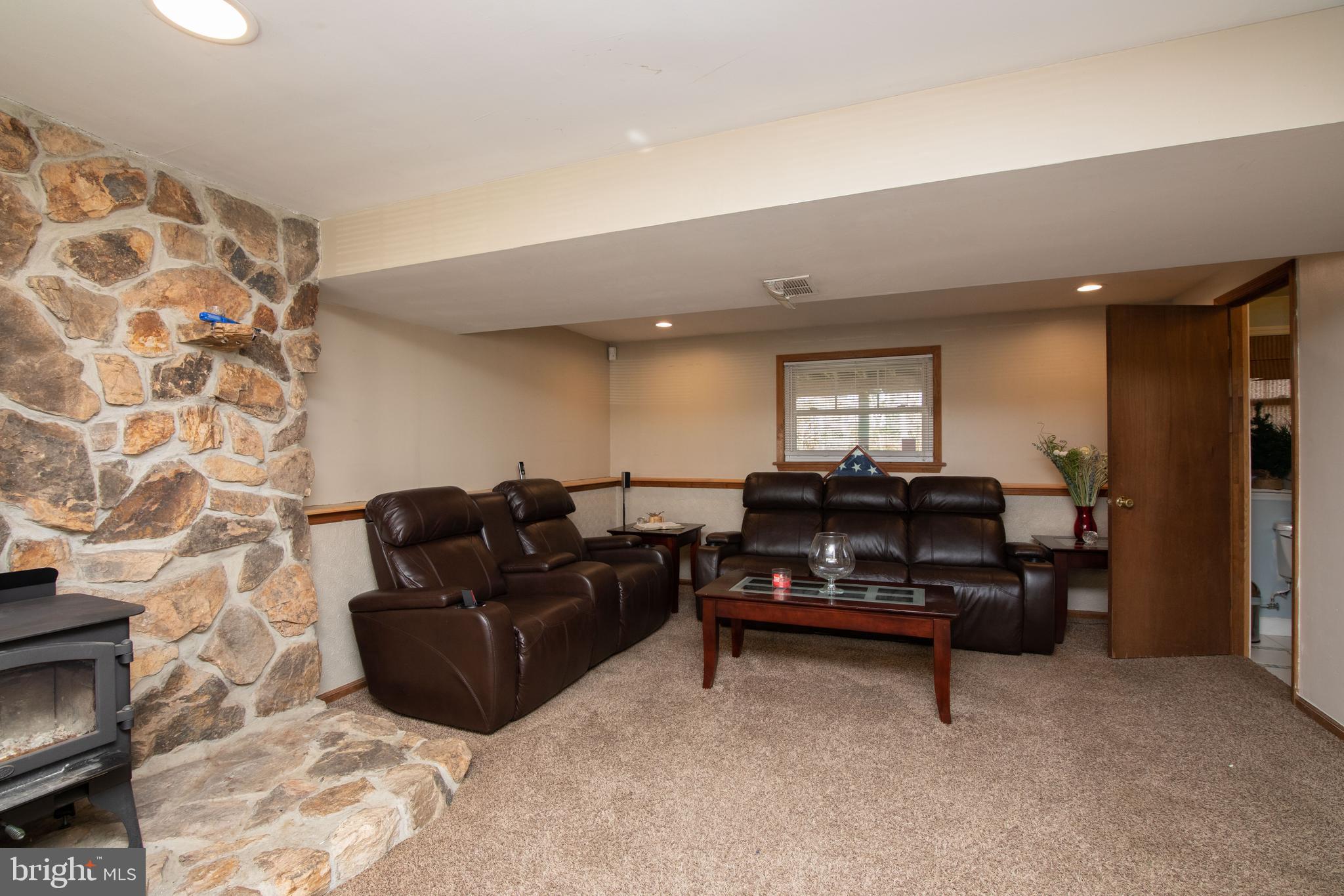 7 Hawthorne Road Sicklerville, NJ 08081 - Photo 22 of 37 Family Room