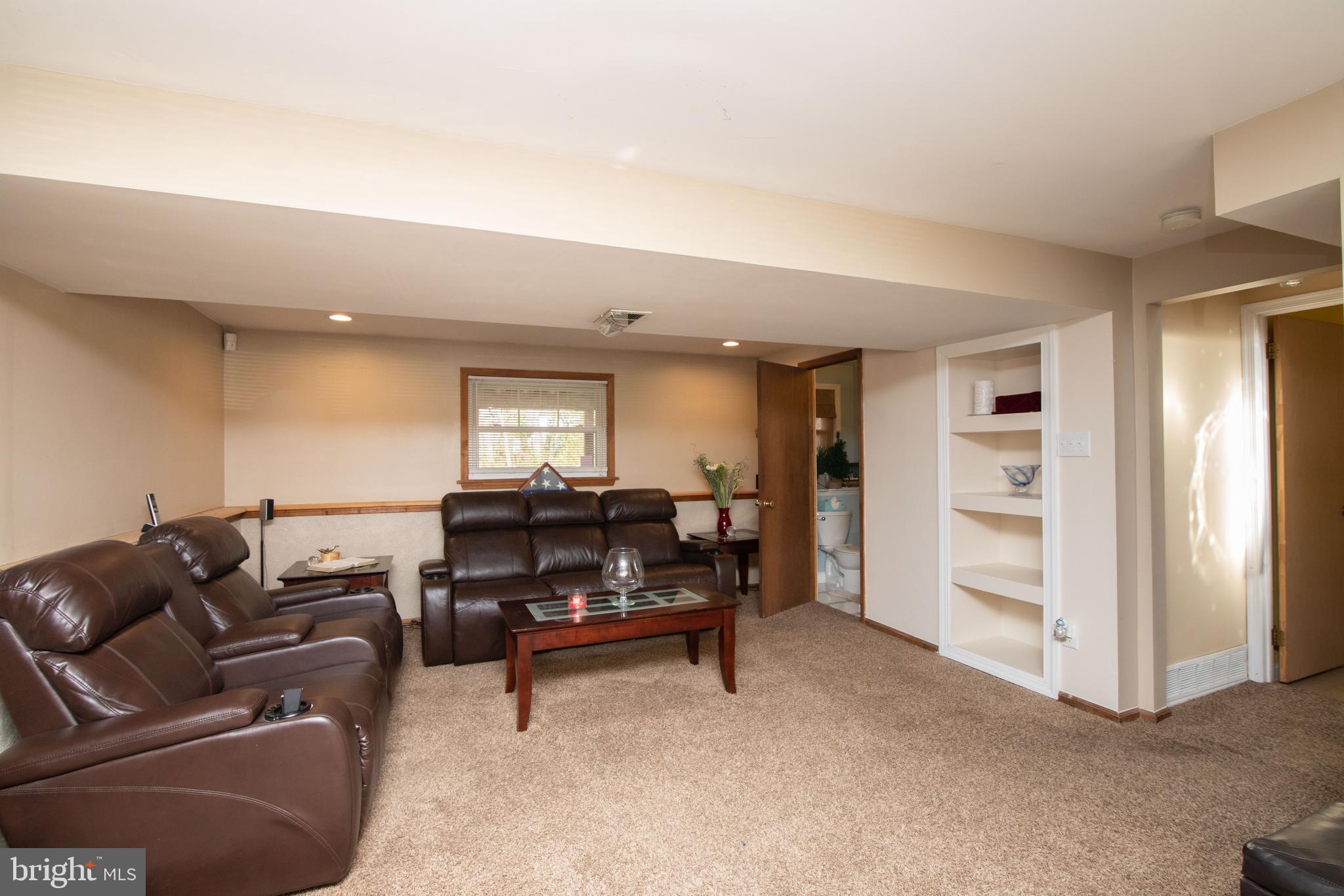 7 Hawthorne Road Sicklerville, NJ 08081 - Photo 23 of 37 Family Room