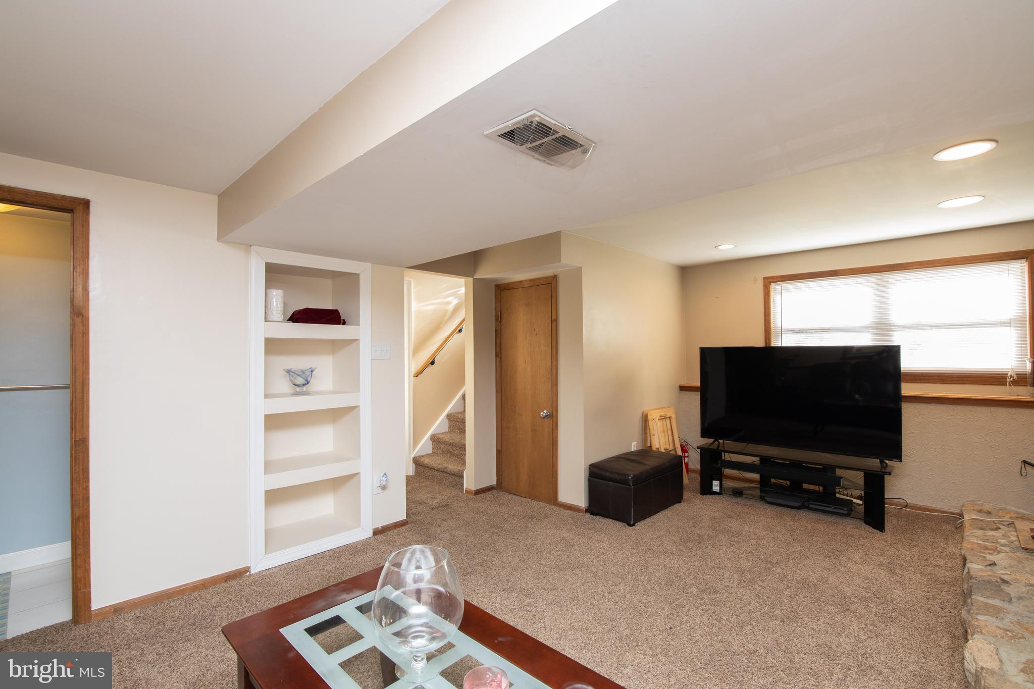 7 Hawthorne Road Sicklerville, NJ 08081 - Photo 24 of 37 Family Room