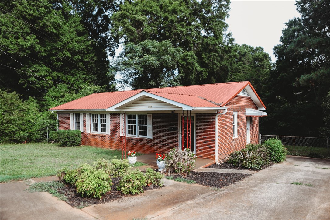 910 Bowden Road Anderson, SC 29626 - Photo 1 of 20 Gallery Image 1