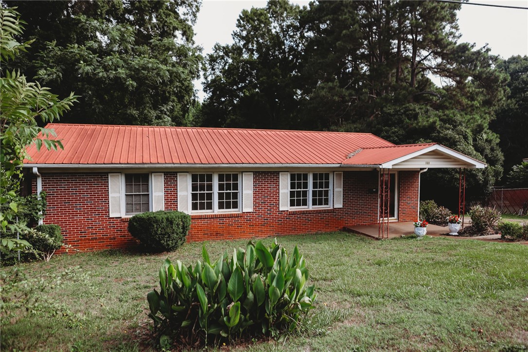 910 Bowden Road Anderson, SC 29626 - Photo 3 of 20 Gallery Image 3