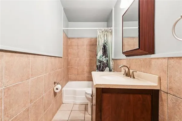 $1,500 | 931 Royal Street, Unit 5, New Orleans, LA 70116