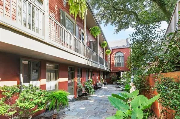 $1,500 | 931 Royal Street, Unit 5, New Orleans, LA 70116