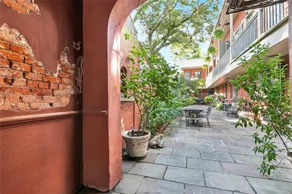 $1,500 | 931 Royal Street, Unit 5, New Orleans, LA 70116