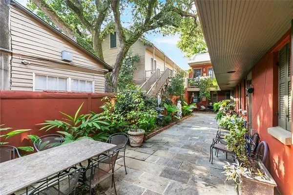 $1,500 | 931 Royal Street, Unit 5, New Orleans, LA 70116