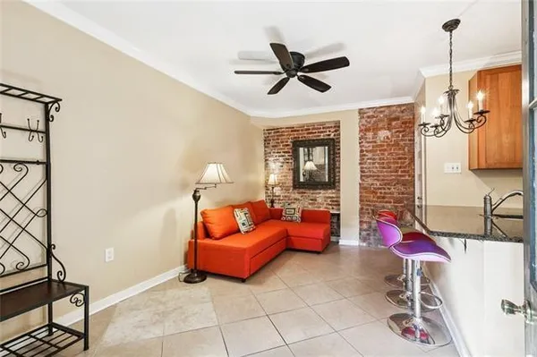 $1,500 | 931 Royal Street, Unit 5, New Orleans, LA 70116