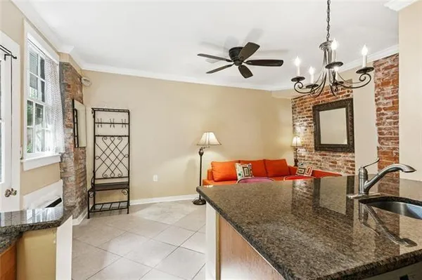 $1,500 | 931 Royal Street, Unit 5, New Orleans, LA 70116