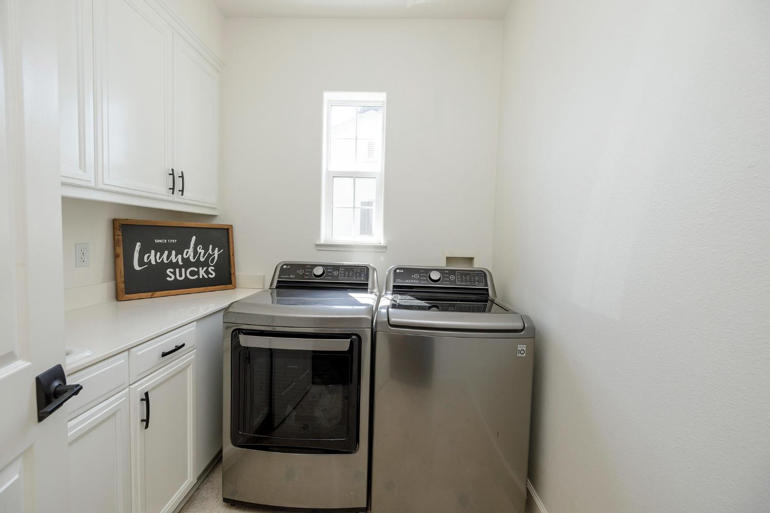 1682 Fairway Oaks Court Ripon, CA 95366 - Photo 31 of 51 a stove top oven sitting inside of a kitchen