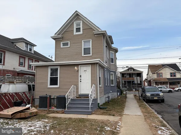 $1,900 | 1419 Hamilton Avenue, Trenton, NJ 08629