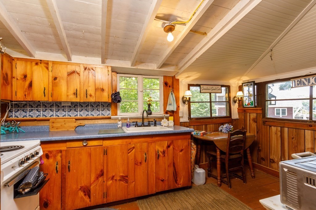 12 King Road Phillipston, MA 01331 - Photo 2 of 21