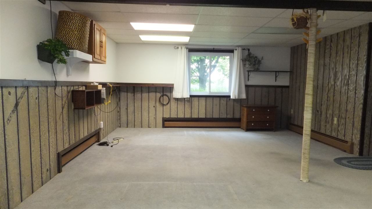 1575 South Norvick Road Suttons Bay, MI 49682 - Photo 20 of 31 1877553-19.JPG