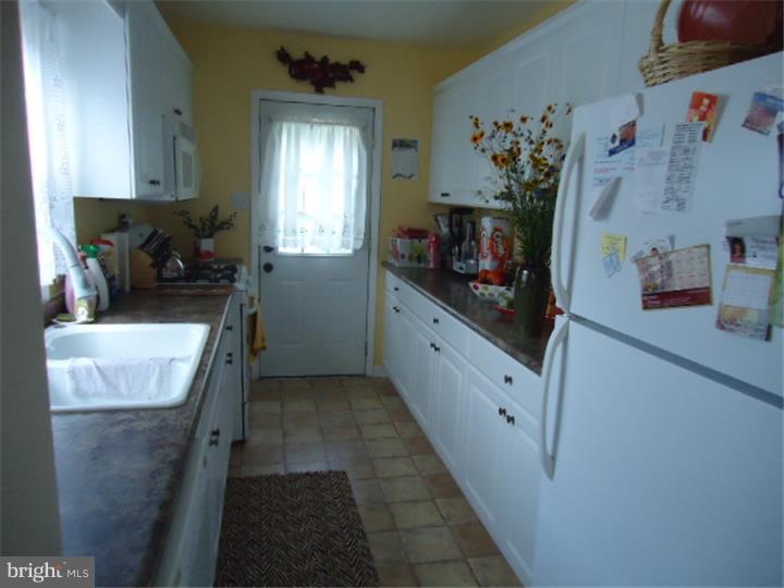 1290 Lower Ferry Road Trenton, NJ 08618 - Photo 12 of 22 Kitchen