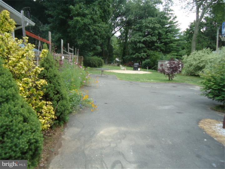 1290 Lower Ferry Road Trenton, NJ 08618 - Photo 22 of 22 Back Yard