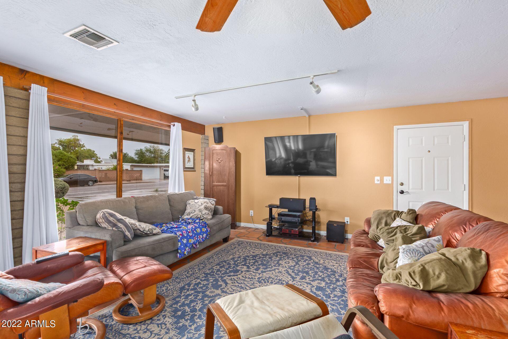 43 East Winged Foot Road Phoenix, AZ 85022 - Photo 11 of 33 v88apEBQ