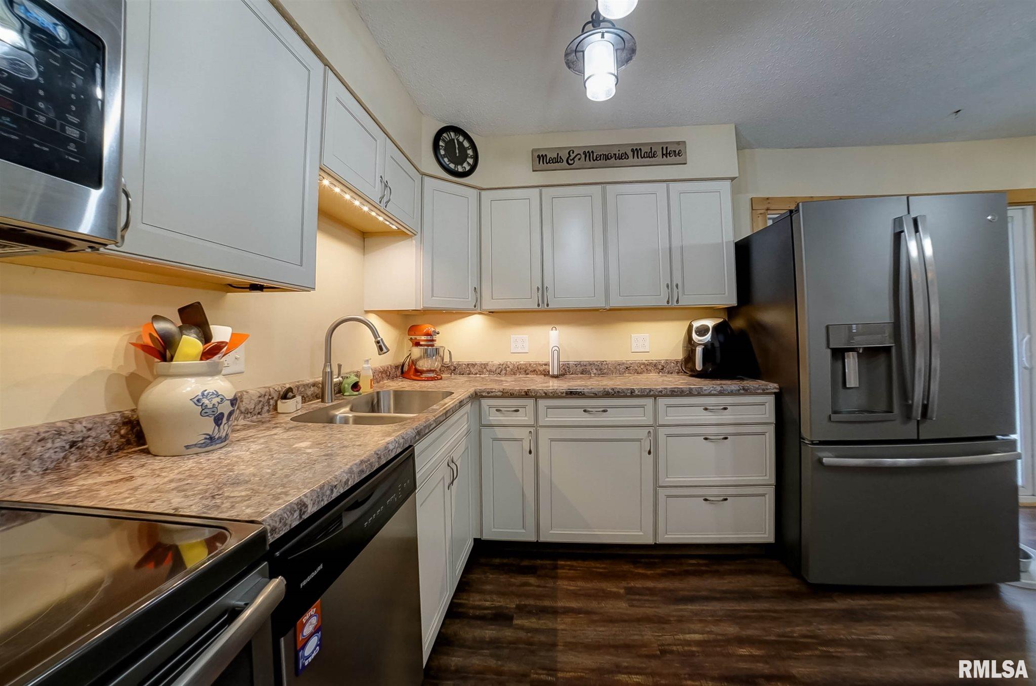 2912 Sherborn Road Springfield, IL 62702 - Photo 3 of 45
