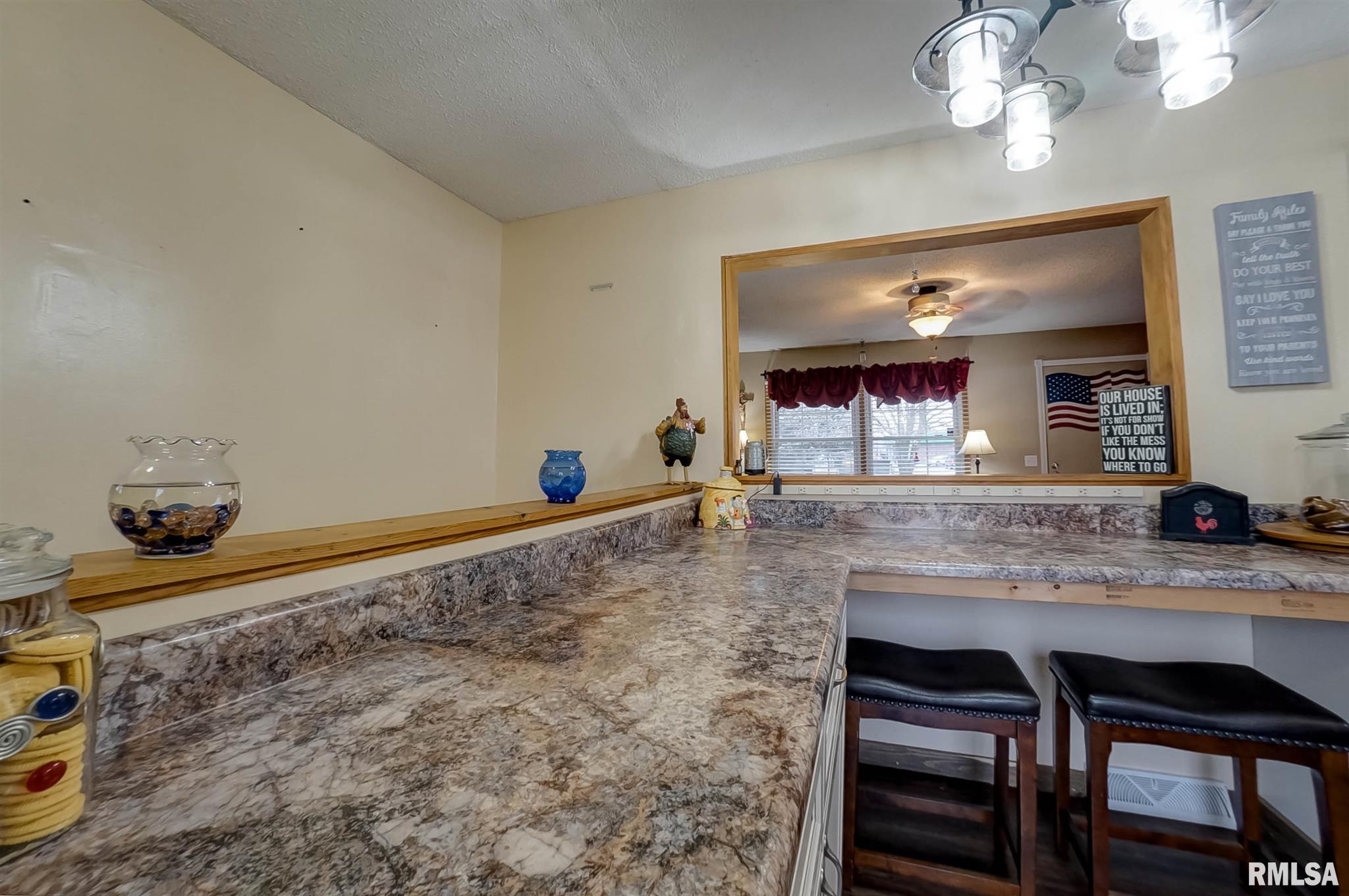 2912 Sherborn Road Springfield, IL 62702 - Photo 5 of 45