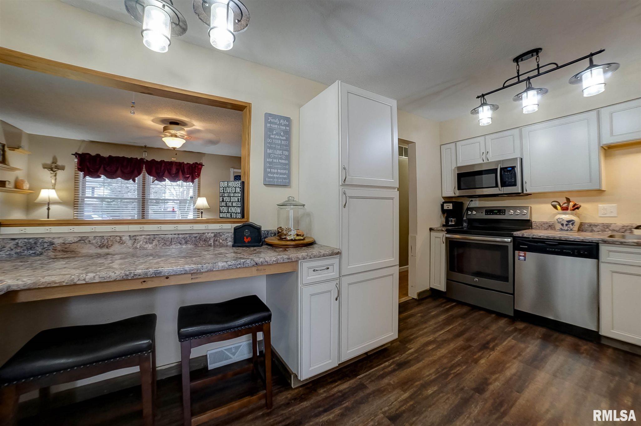 2912 Sherborn Road Springfield, IL 62702 - Photo 7 of 45