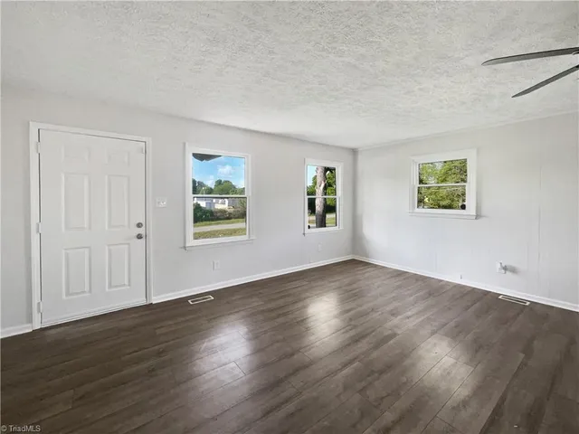 $220,000 | 3916 Rollingwood Court, Trinity, NC 27370