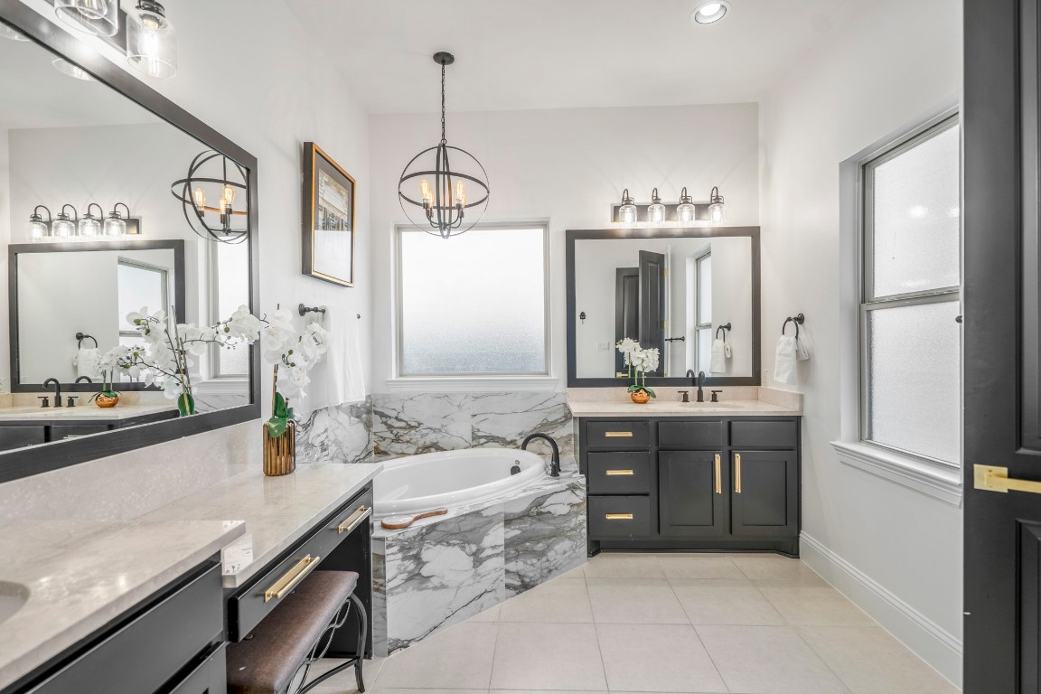 39 Beacons Light Place Tomball, TX 77375 - Photo 26 of 50 Primary Bathroom