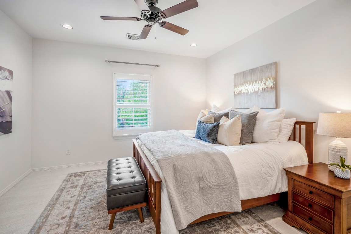 39 Beacons Light Place Tomball, TX 77375 - Photo 29 of 50 Secondary bedroom w/en-suite second floor.