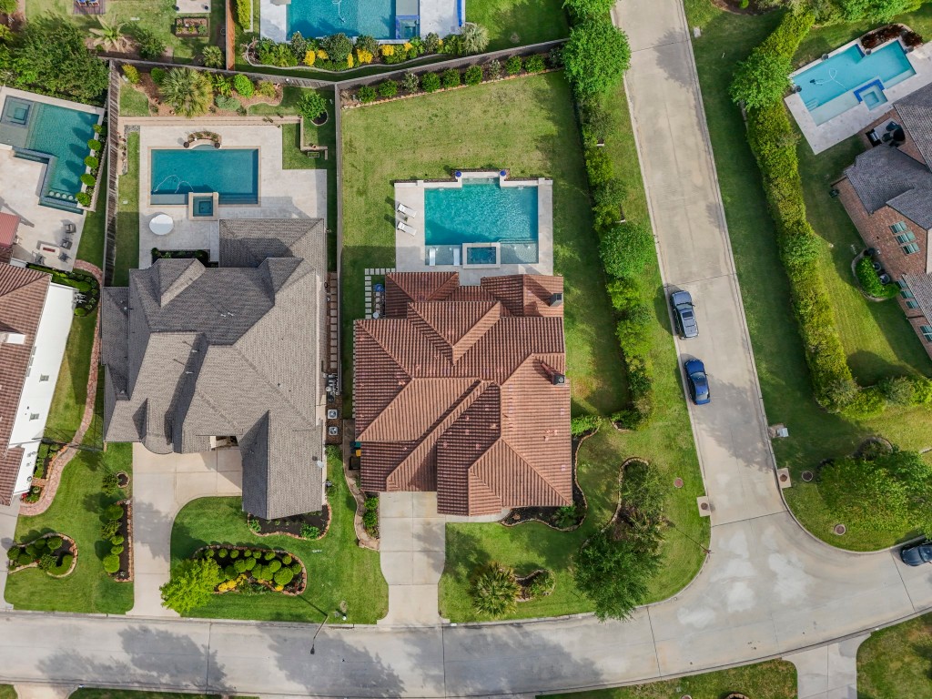 39 Beacons Light Place Tomball, TX 77375 - Photo 46 of 50 Lovely, oversized corner lot.