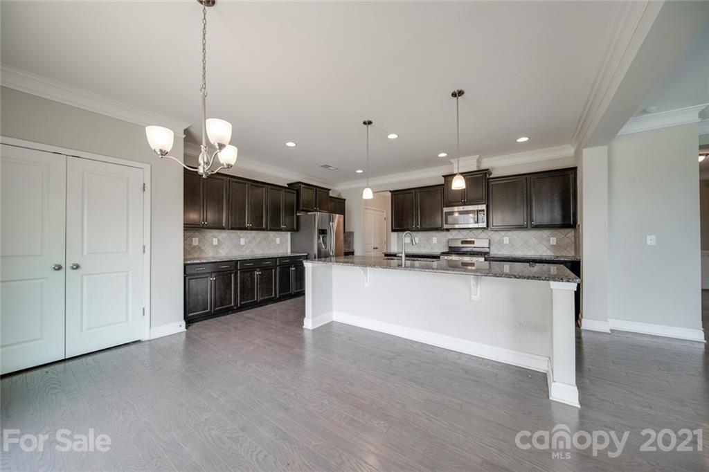8938 Inverness Bay Road Charlotte, NC 28278 - Photo 8 of 19 Gallery Image 8
