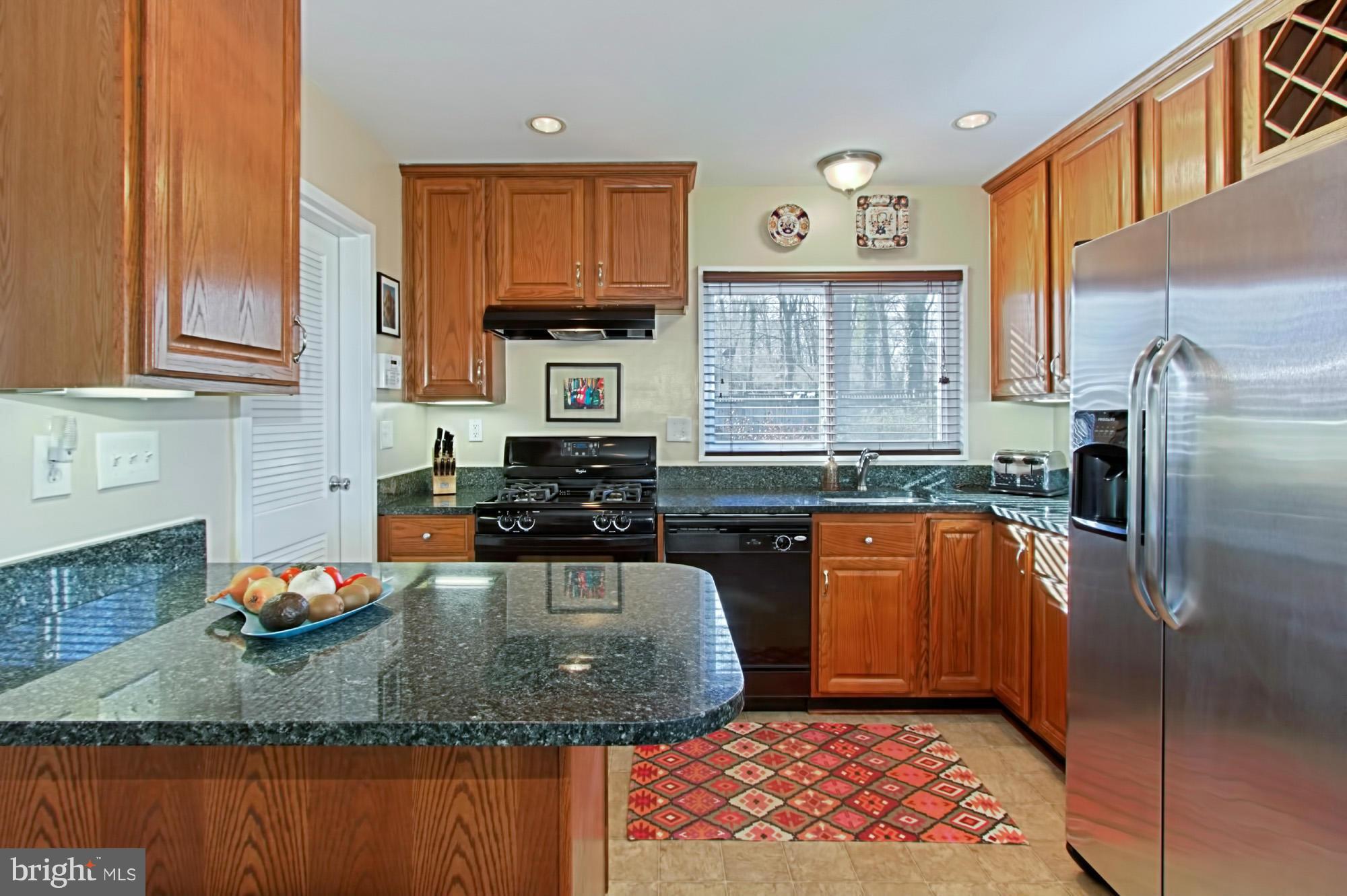 6402 Julian Street Springfield, VA 22150 - Photo 14 of 30 Kitchen