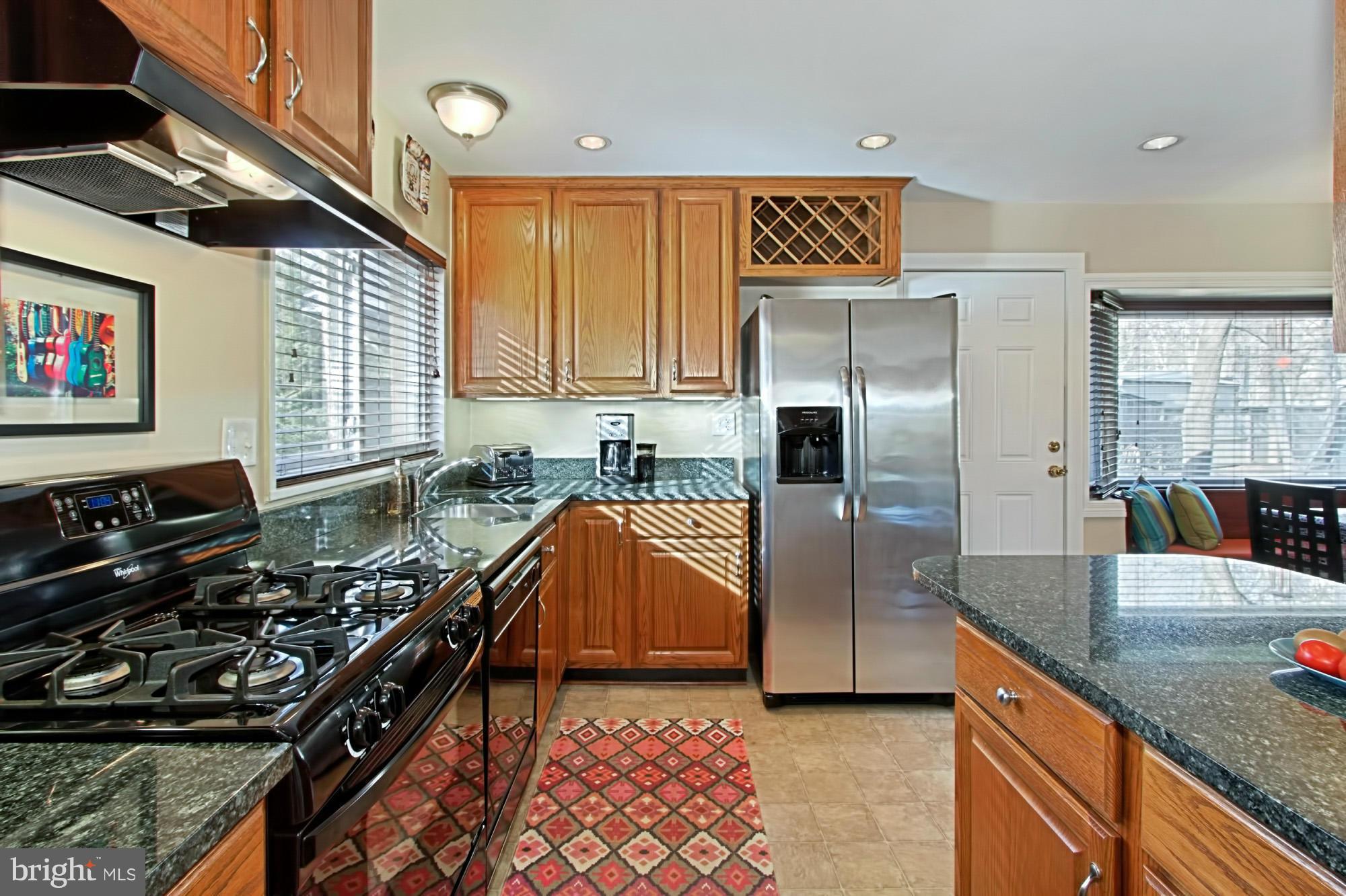 6402 Julian Street Springfield, VA 22150 - Photo 16 of 30 Kitchen