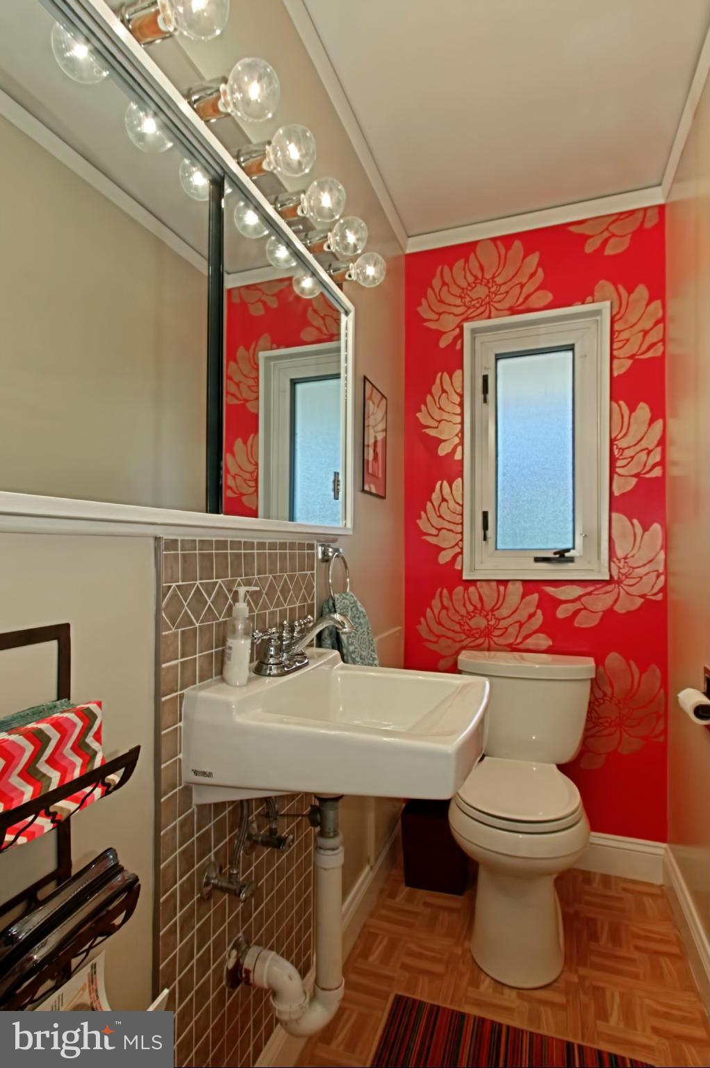 6402 Julian Street Springfield, VA 22150 - Photo 19 of 30 Bath