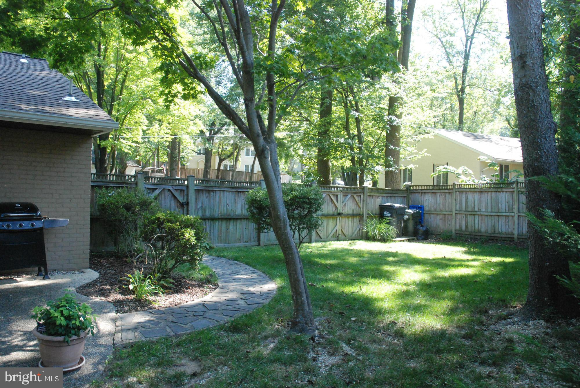 6402 Julian Street Springfield, VA 22150 - Photo 26 of 30 Exterior (Rear)