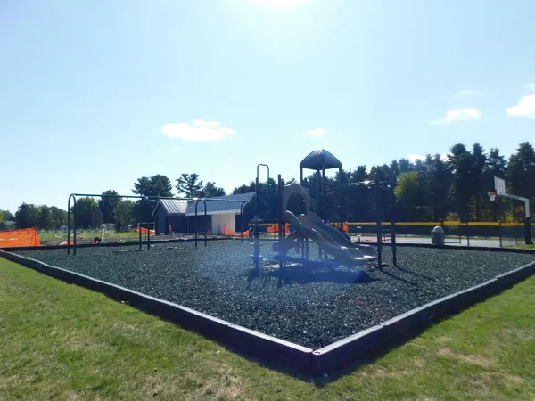 $74,400 | 204 Landmark Street, Sparta, MI 49345