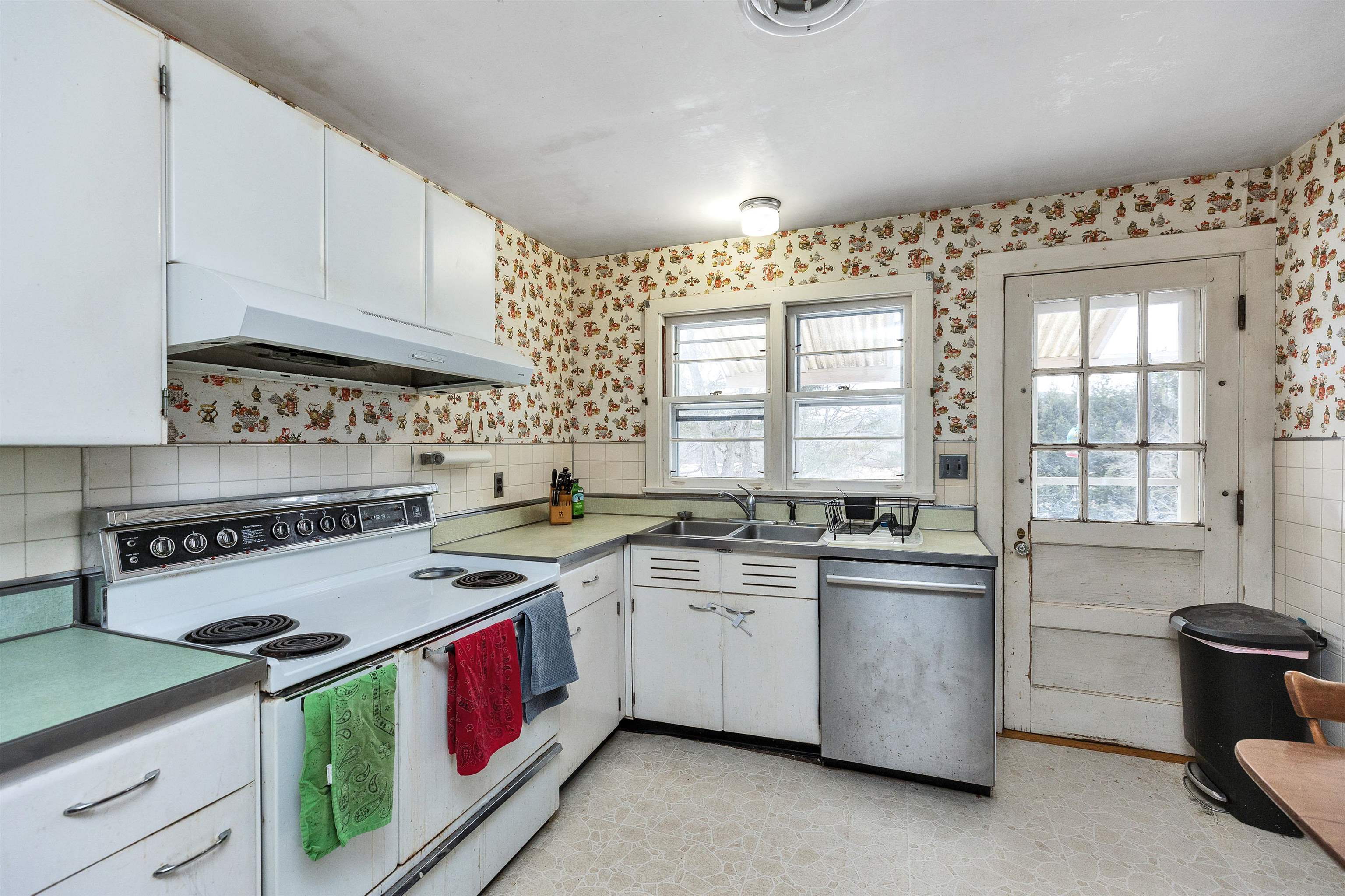 71 Parker Street Winchester, NH 03470 - Photo 7 of 32