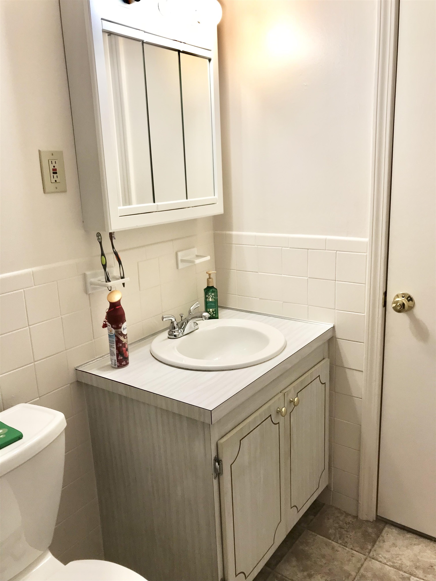 34 English Village Road, Unit 202 Manchester, NH 03102 - Photo 21 of 24 Gallery Image 21